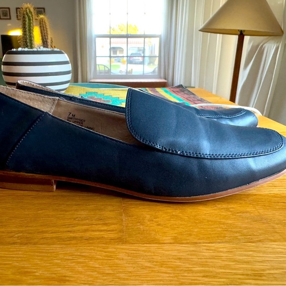 Nine West Deep Blue Loafer (Excellent Condition) - Picture 3 of 5